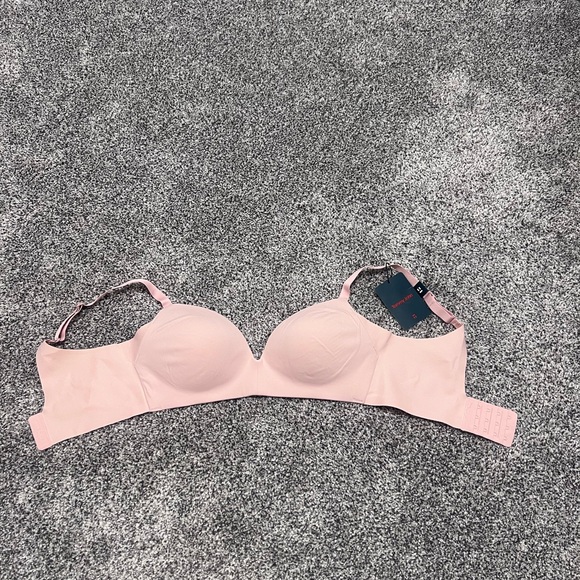 Tommy John Other - NWT Tommy John Comfort Smoothing Lightly Lined Wireless Bra